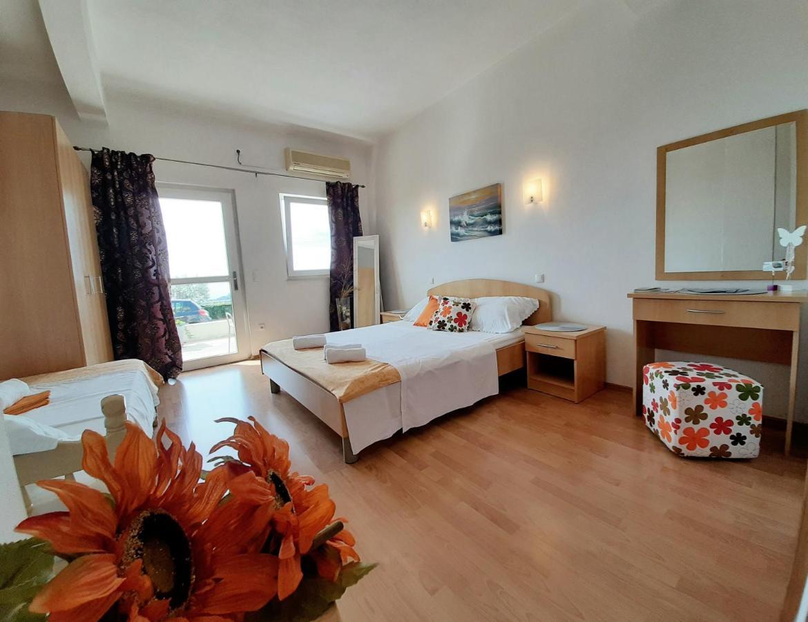 Apartments Akmadzic Makarska Eksteriør billede